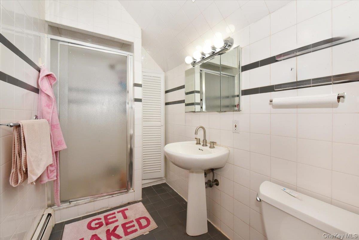 19346 McLaughlin Avenue, Holliswood, NY 11423