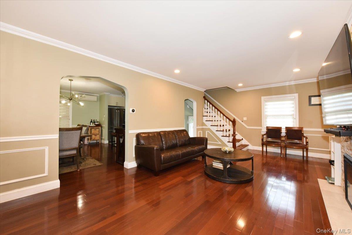 19346 McLaughlin Avenue, Holliswood, NY 11423