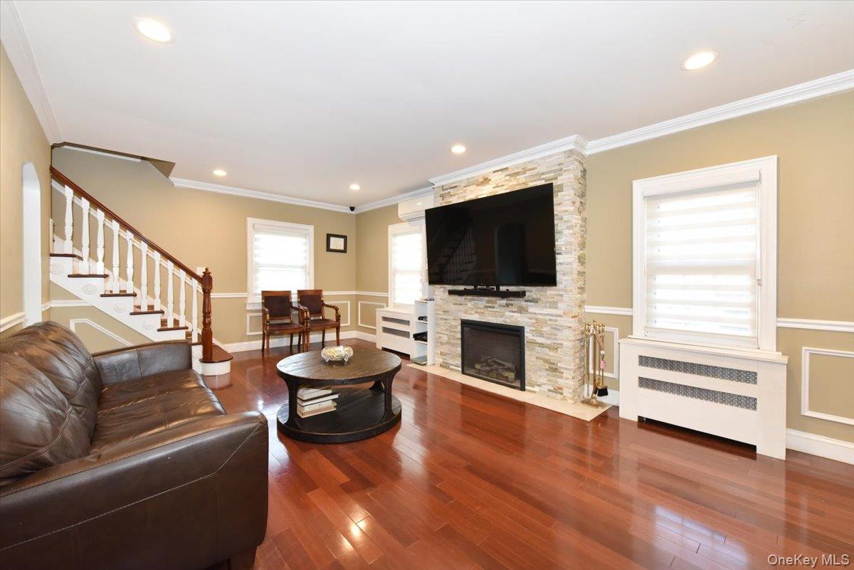 19346 McLaughlin Avenue, Holliswood, NY 11423