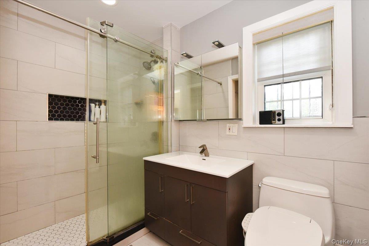 19346 McLaughlin Avenue, Holliswood, NY 11423