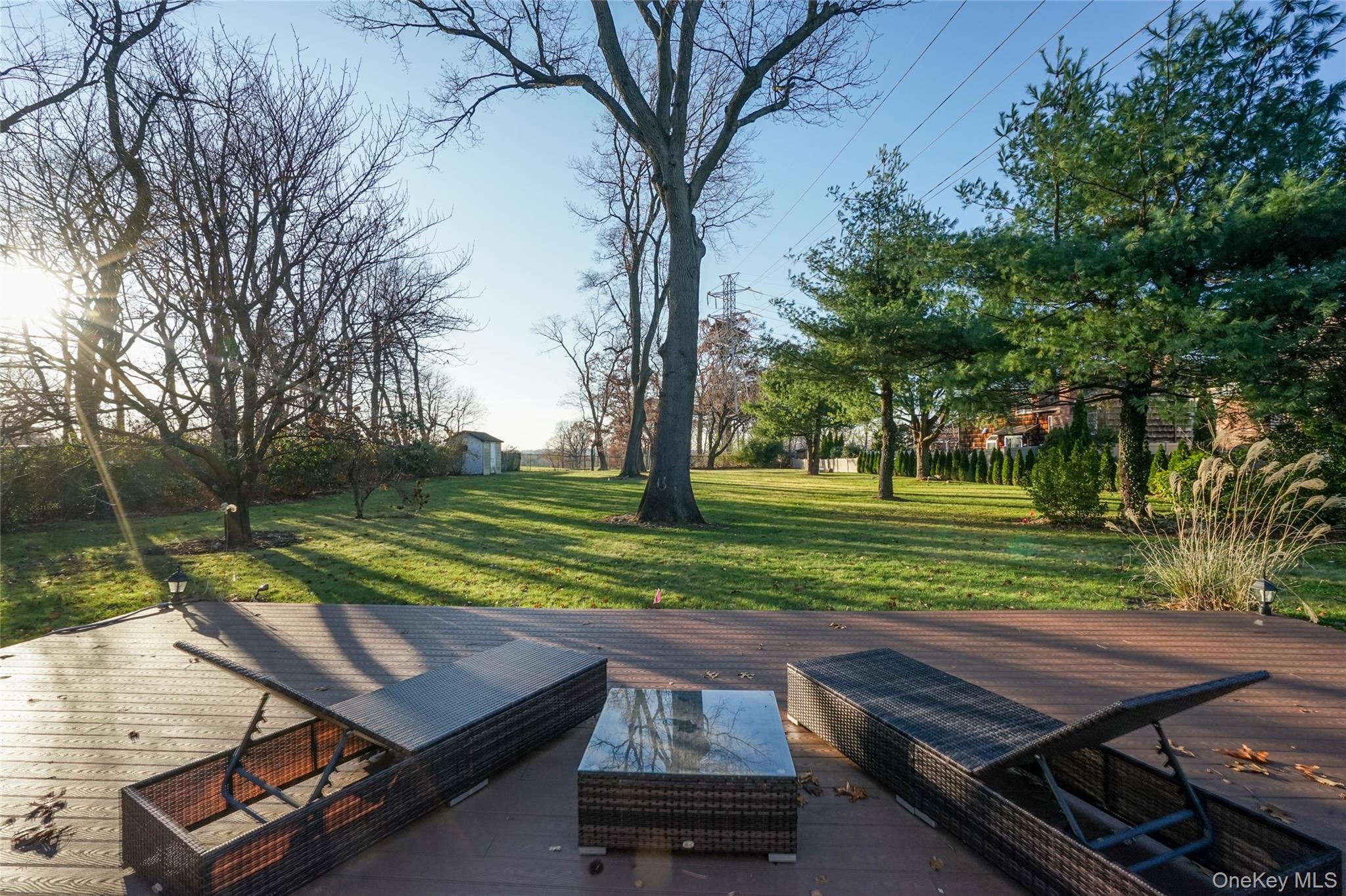 1041 Glen Cove Avenue, Roslyn Harbor, NY 11576