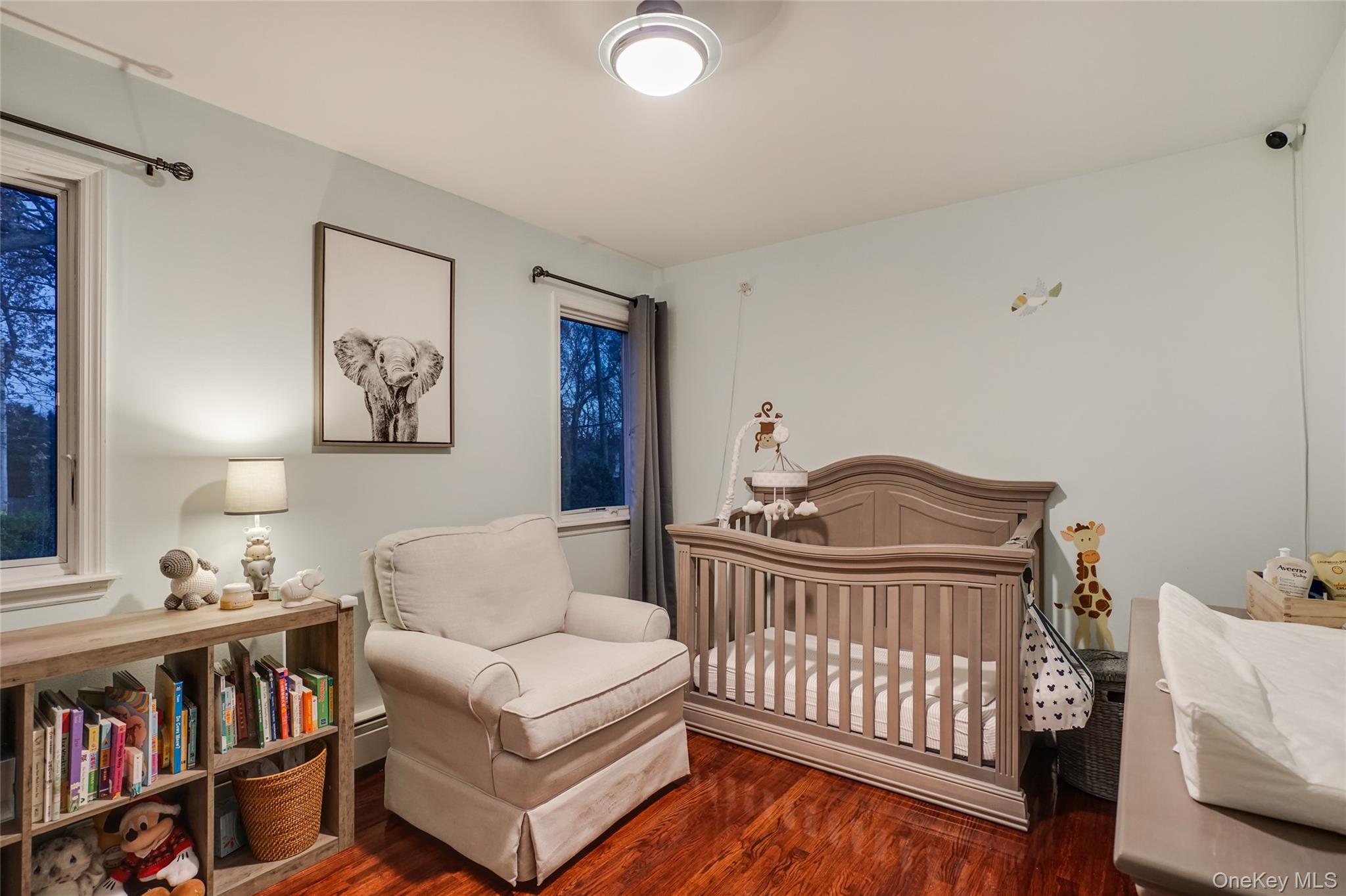 1041 Glen Cove Avenue, Roslyn Harbor, NY 11576