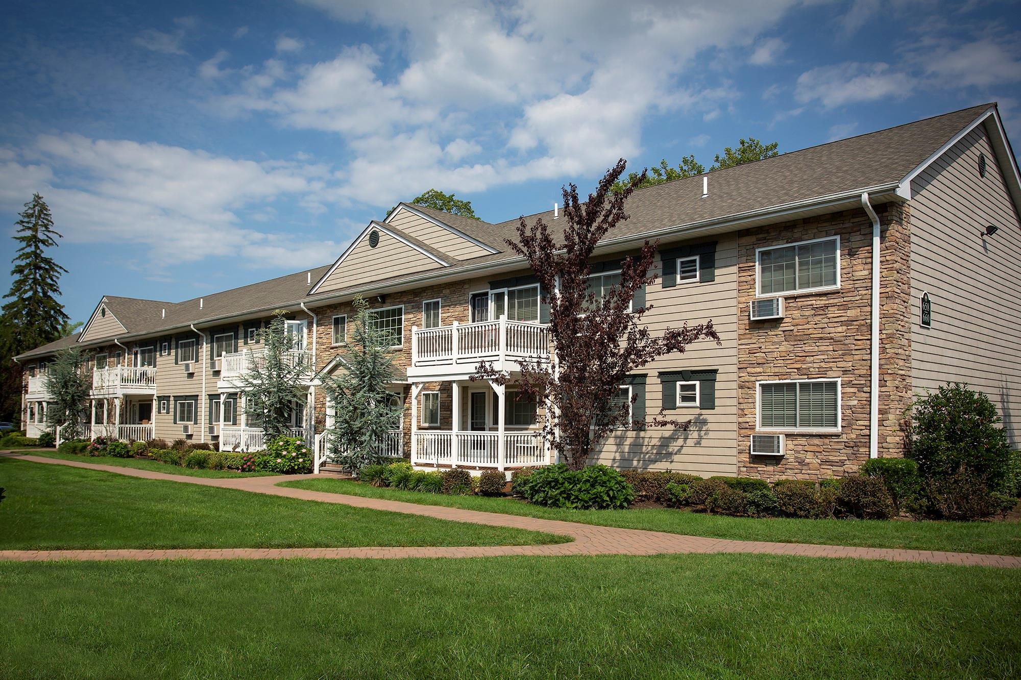 660 Veterans Highway # 4-1G, Hauppauge, NY 11788