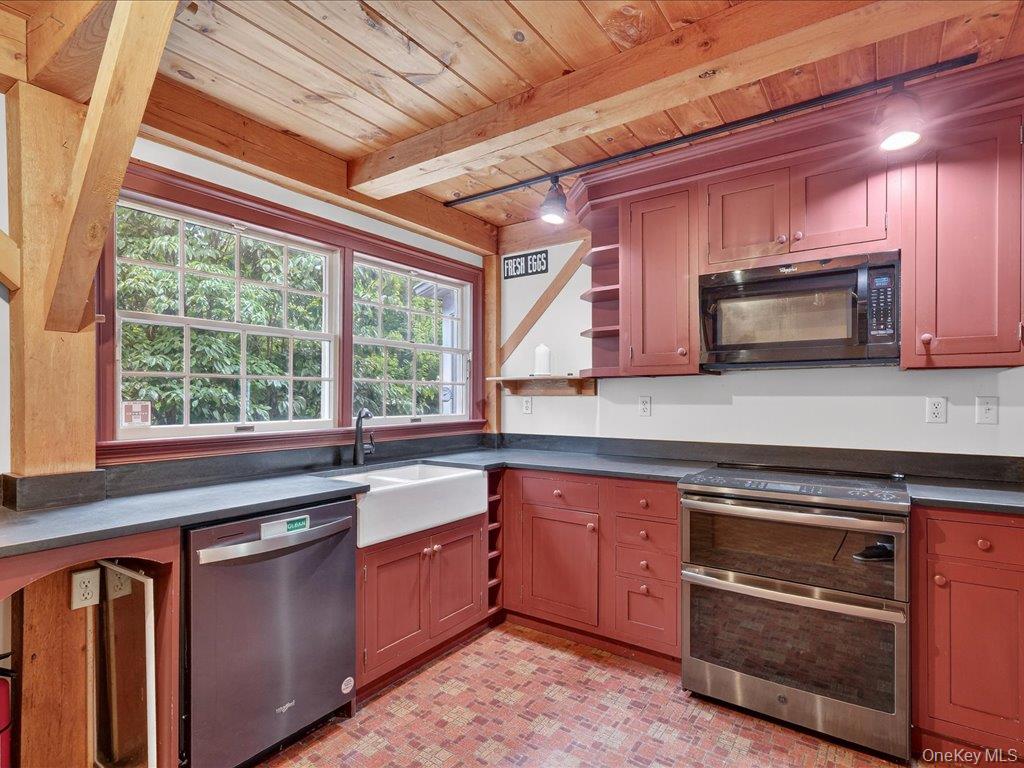 121 Valley Farm Road, Millbrook, NY 12545