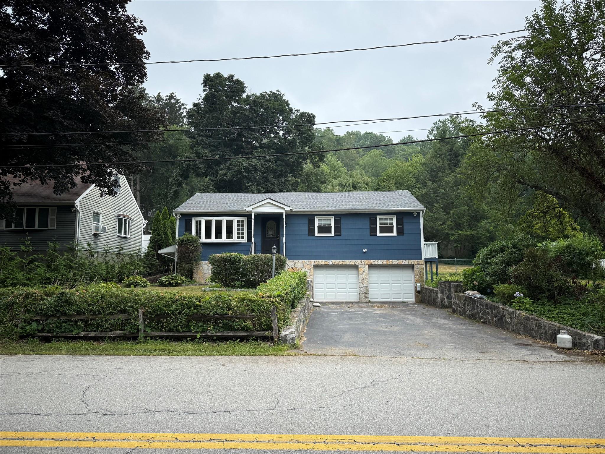 102 Putnam Road, Cortlandt Manor, NY 10567
