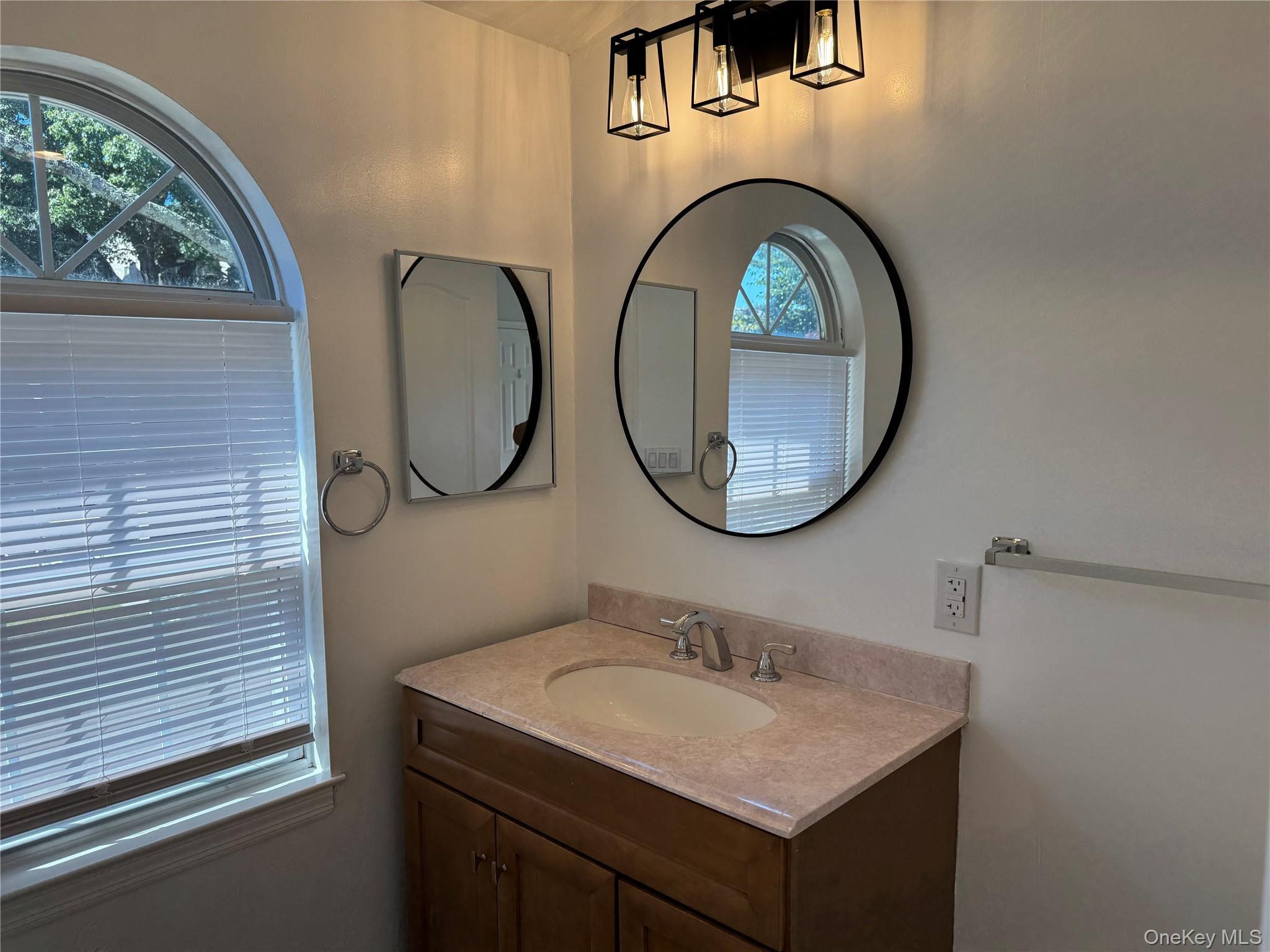 62A Linwood N, Port Washington, NY 11050