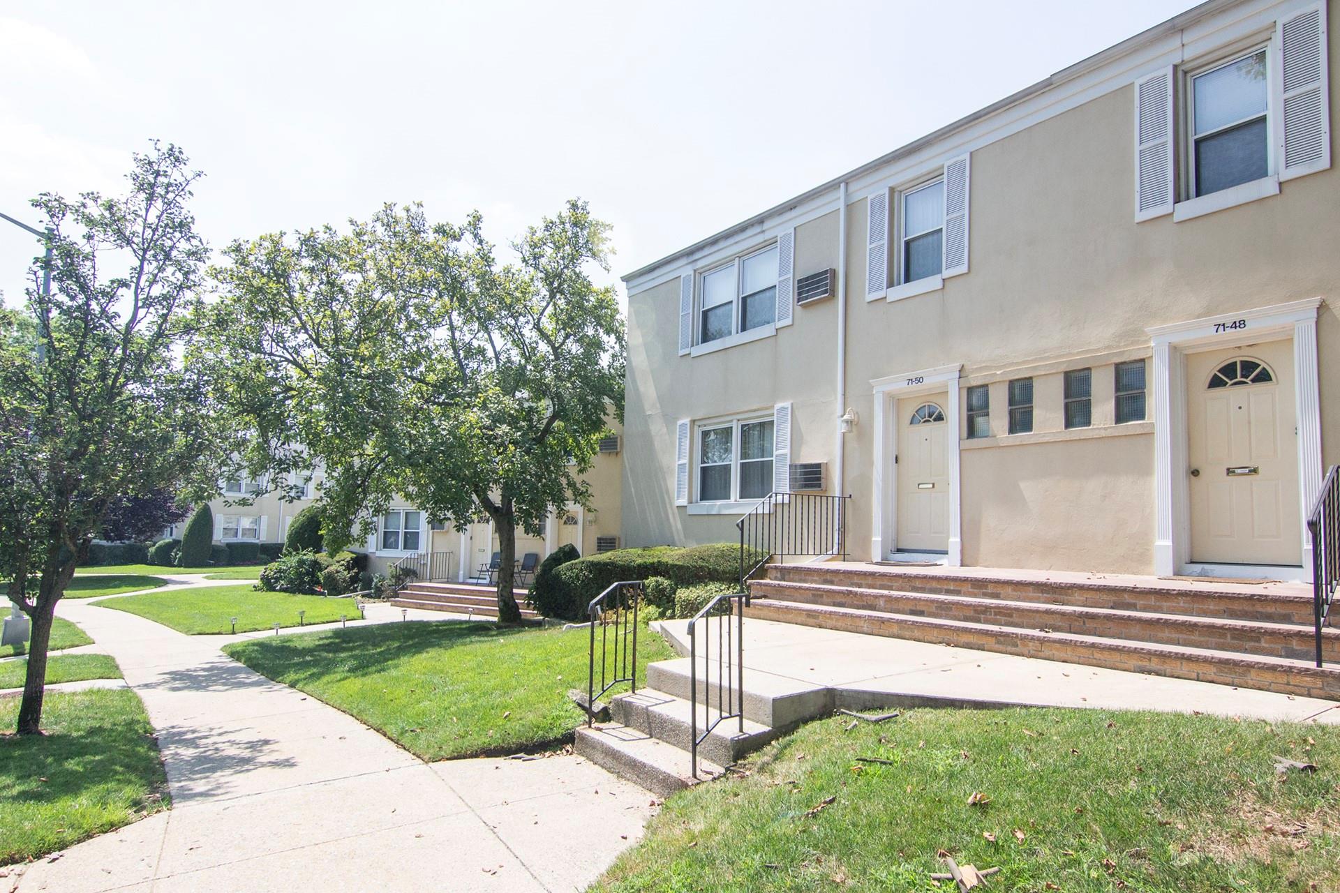 71-50 252 Street # 11B, Bellerose, NY 11426