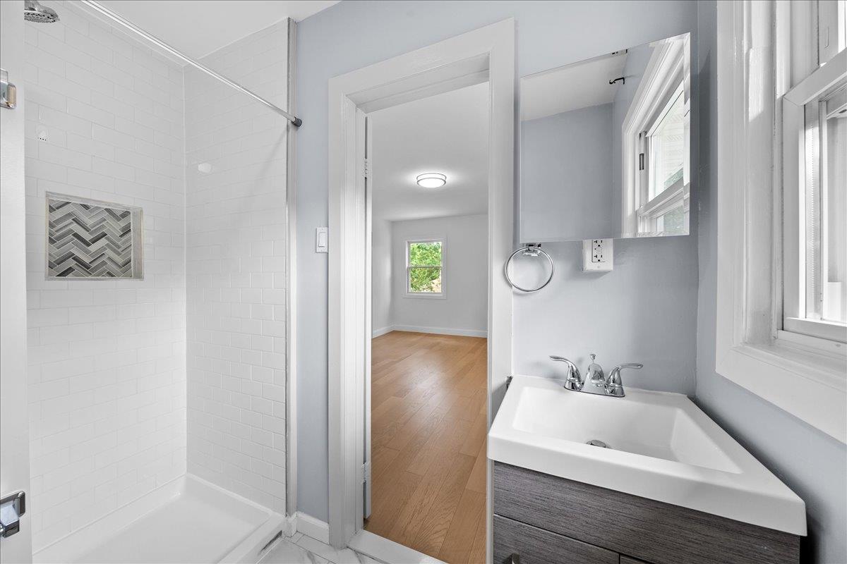 404 Oxhead Road, Stony Brook, NY 11790