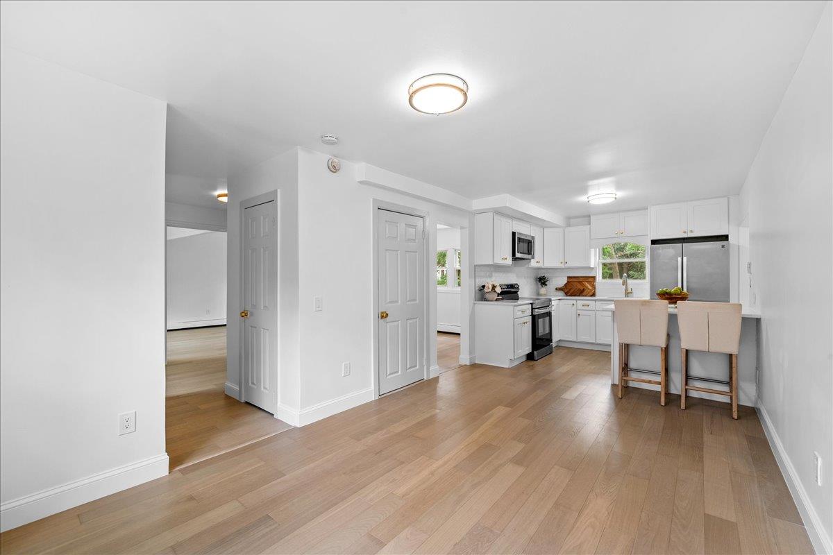 404 Oxhead Road, Stony Brook, NY 11790