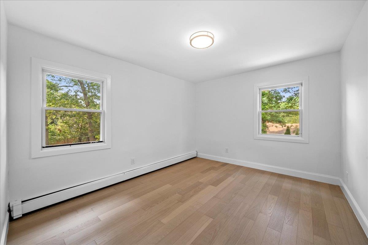 404 Oxhead Road, Stony Brook, NY 11790