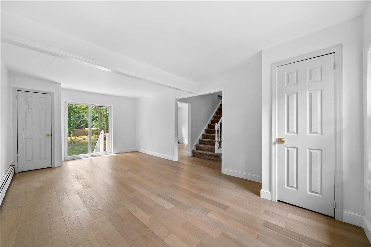 404 Oxhead Road, Stony Brook, NY 11790