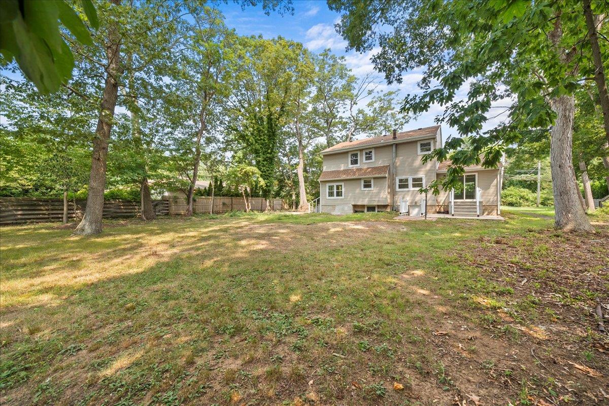 404 Oxhead Road, Stony Brook, NY 11790