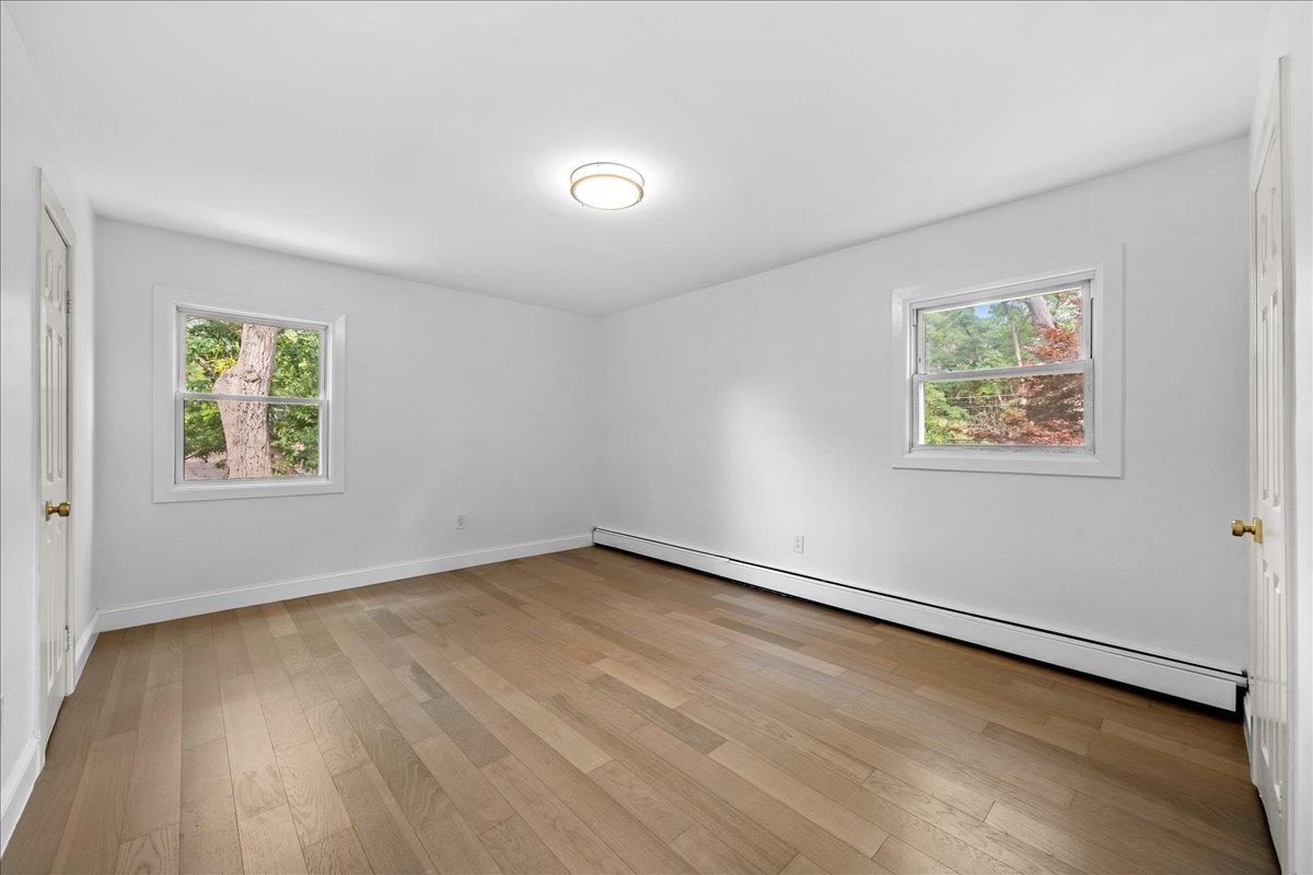 404 Oxhead Road, Stony Brook, NY 11790