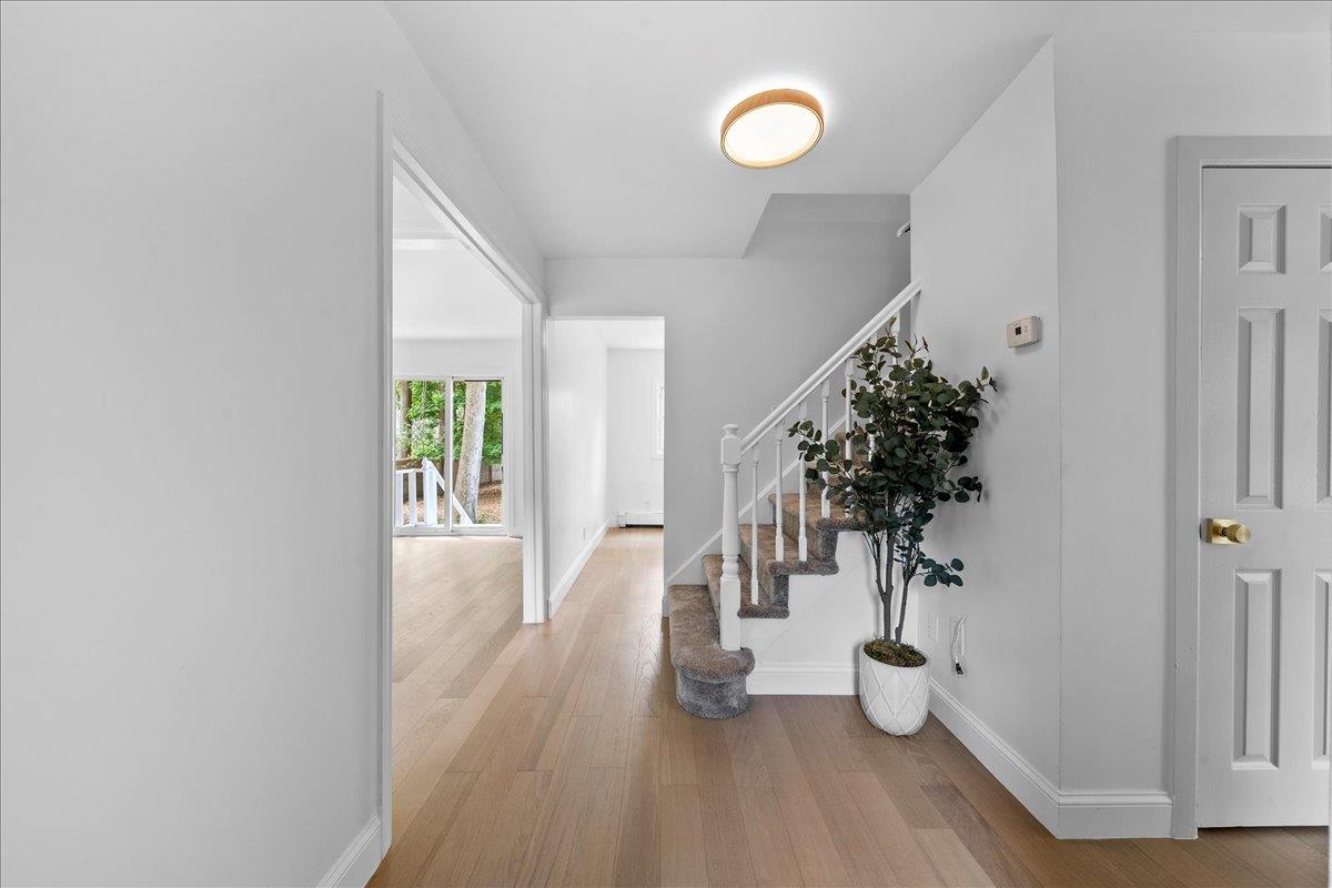 404 Oxhead Road, Stony Brook, NY 11790