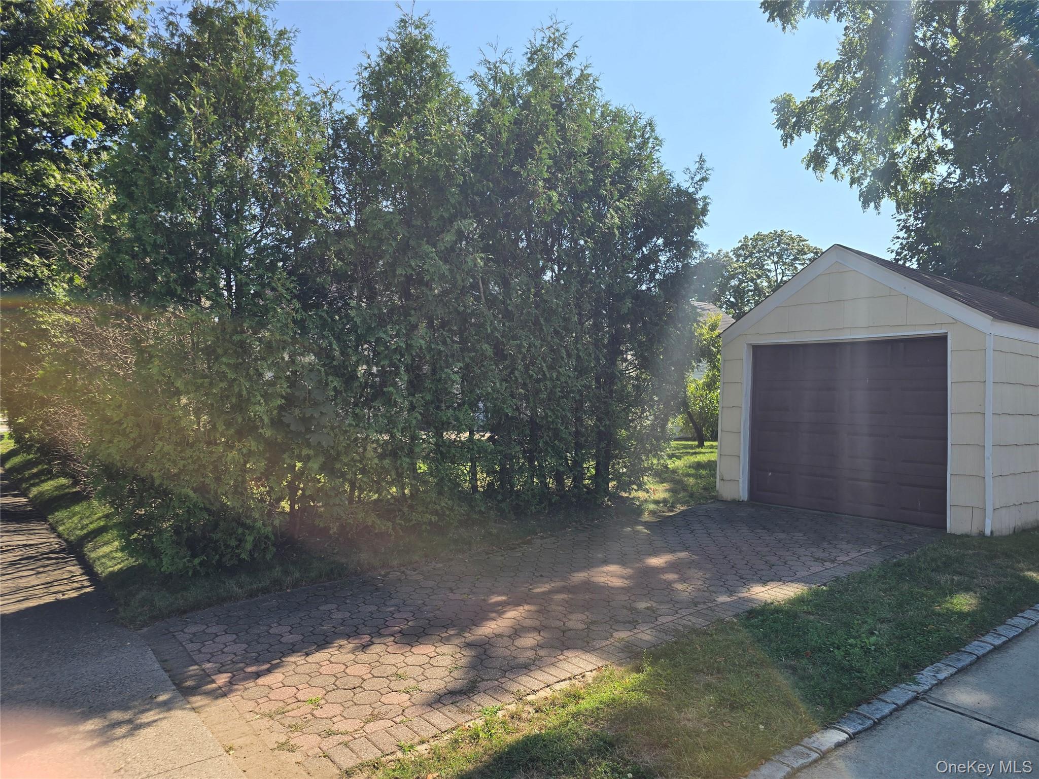 217 Hillside Avenue, New Hyde Park, NY 11040