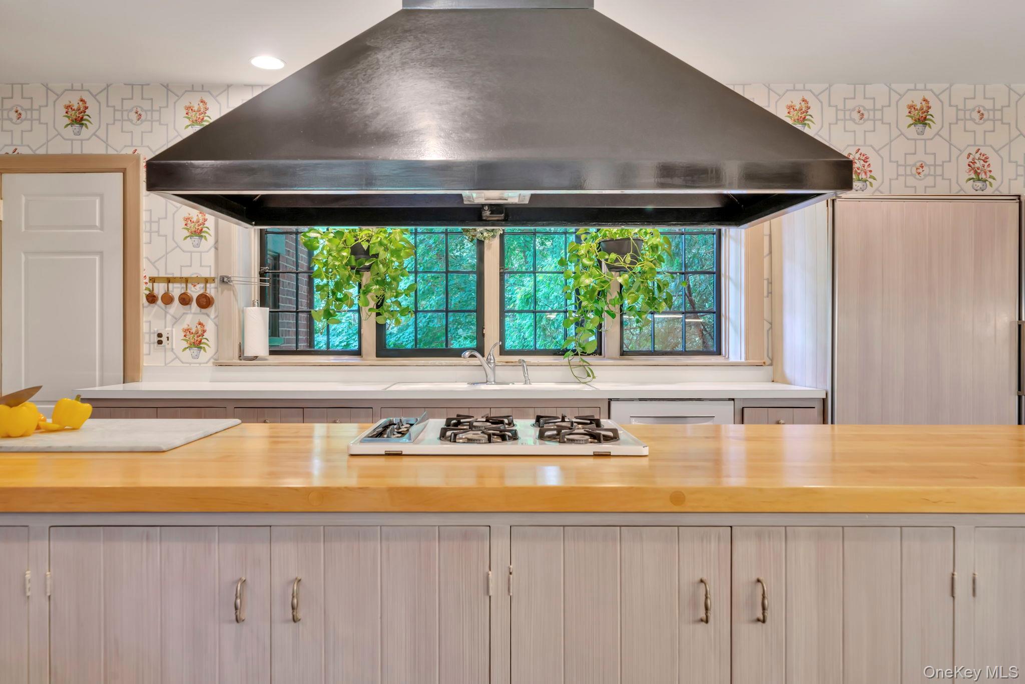 95 Piping Rock Road, Locust Valley, NY 11560