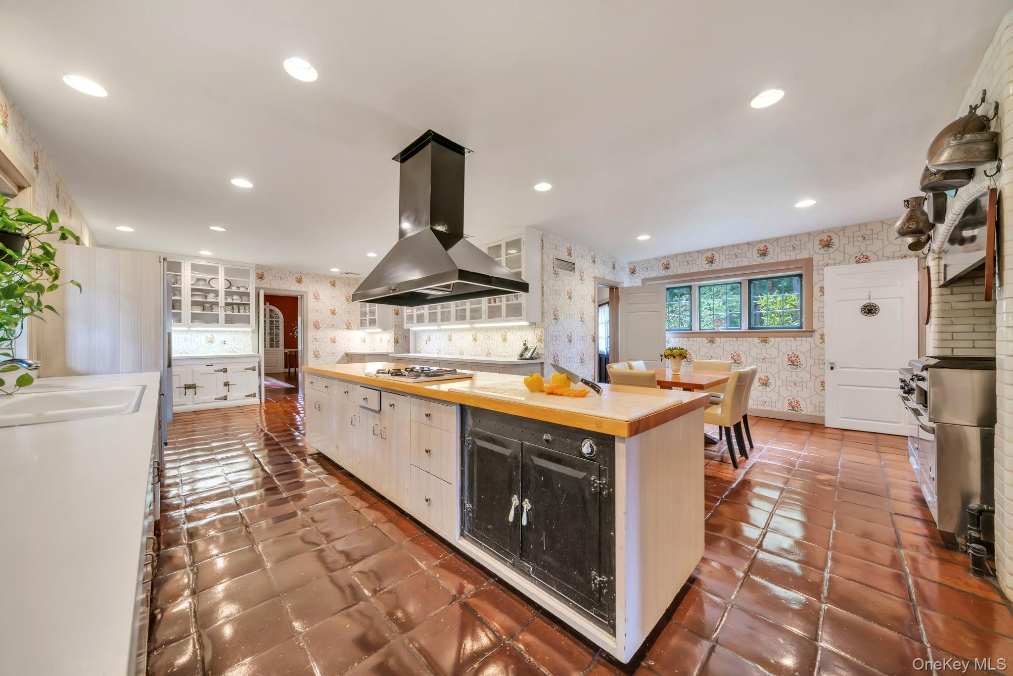 95 Piping Rock Road, Locust Valley, NY 11560