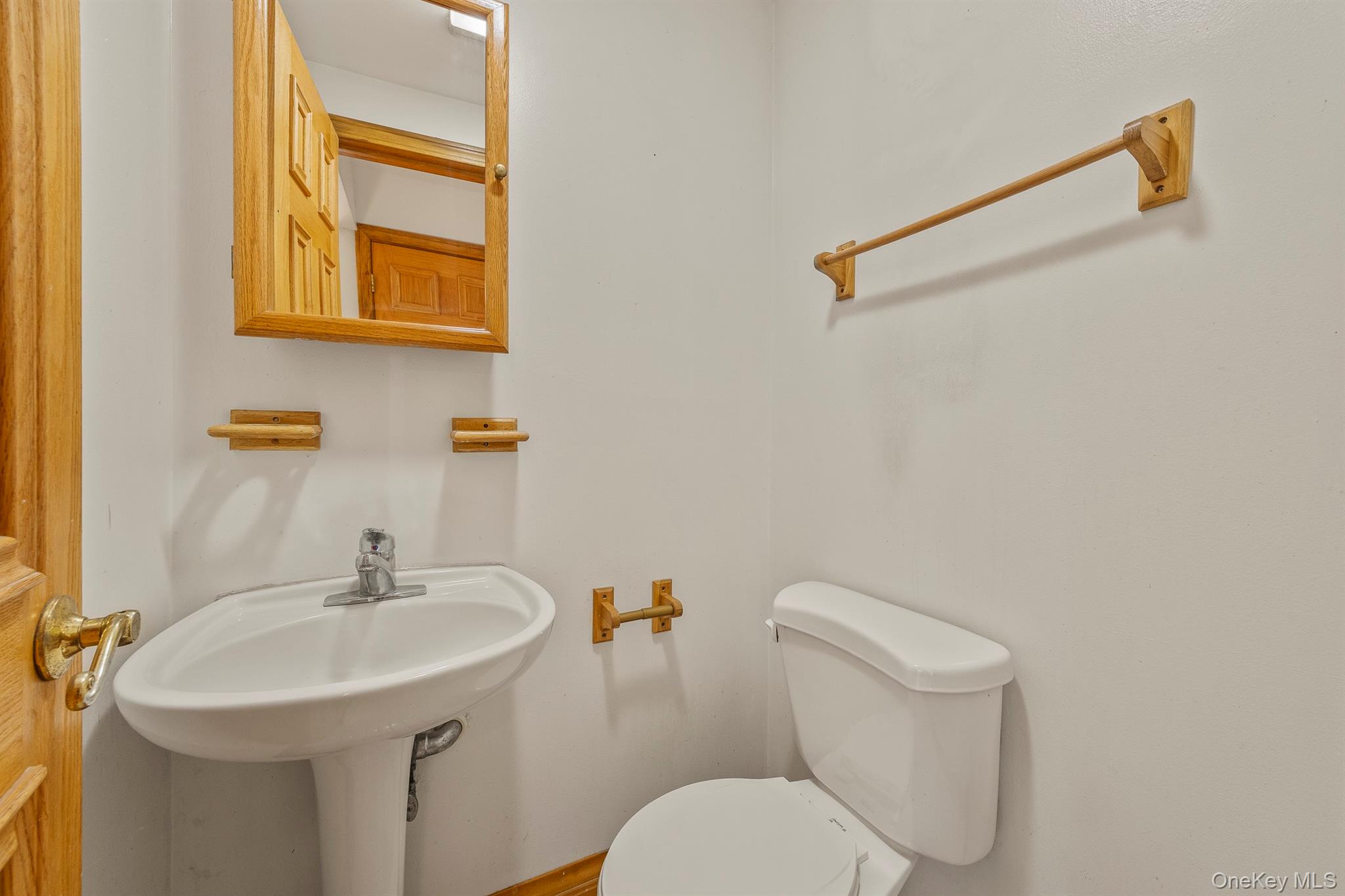 174 County Route 11, Pine Plains, NY 12567