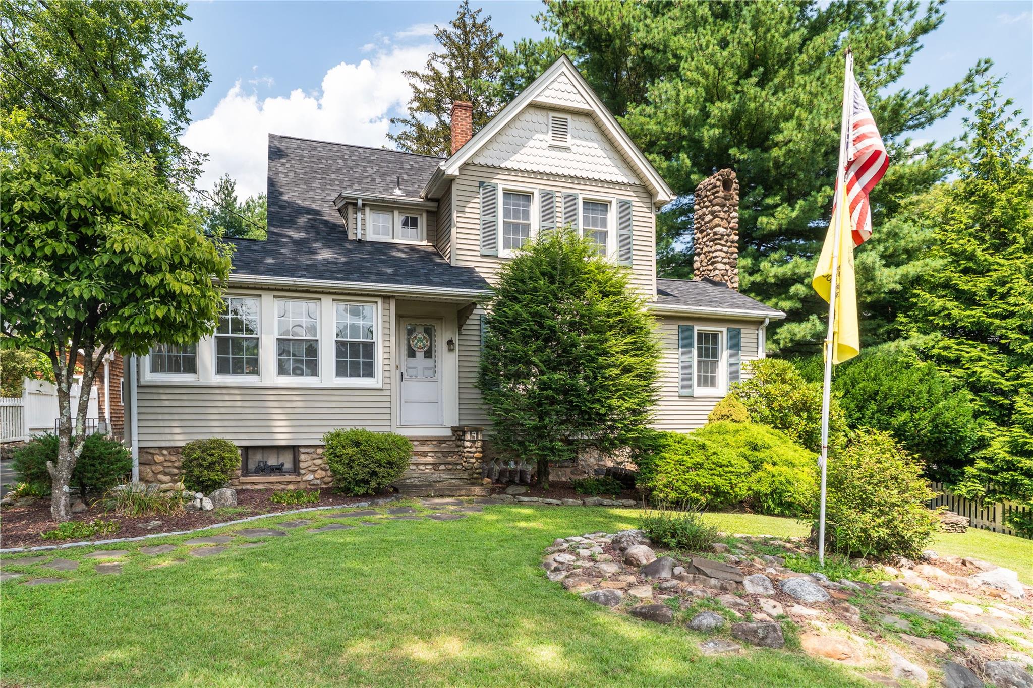 191 W Crooked Hill Road, Pearl River, NY 10965