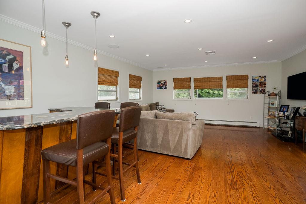 242 Thompson Avenue, Oceanside, NY 11572