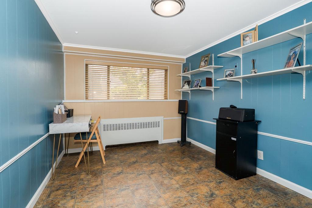 242 Thompson Avenue, Oceanside, NY 11572