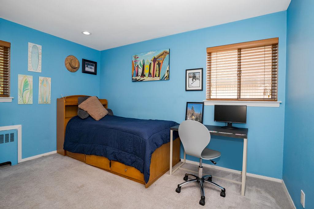 242 Thompson Avenue, Oceanside, NY 11572