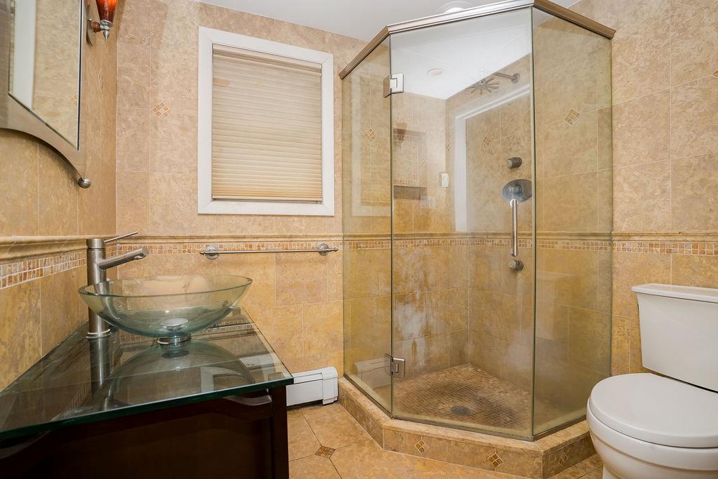 242 Thompson Avenue, Oceanside, NY 11572