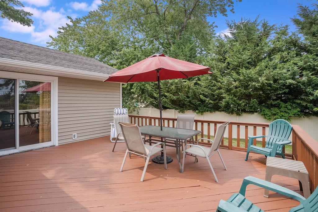 242 Thompson Avenue, Oceanside, NY 11572