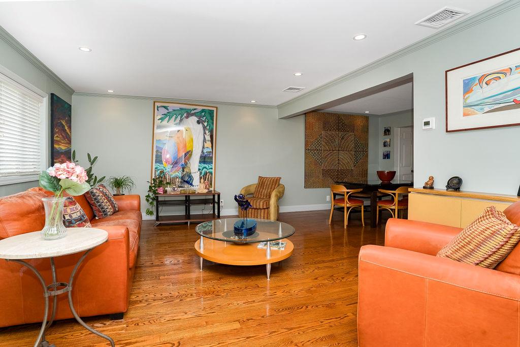 242 Thompson Avenue, Oceanside, NY 11572