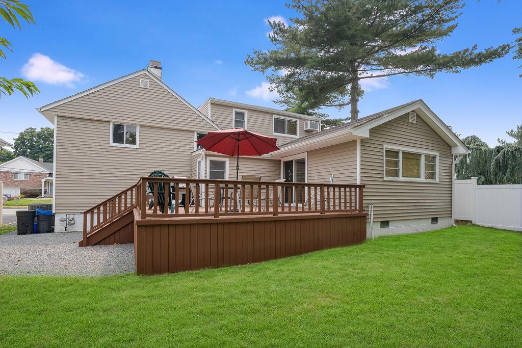 242 Thompson Avenue, Oceanside, NY 11572