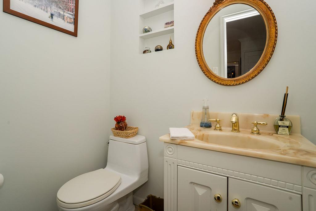 242 Thompson Avenue, Oceanside, NY 11572