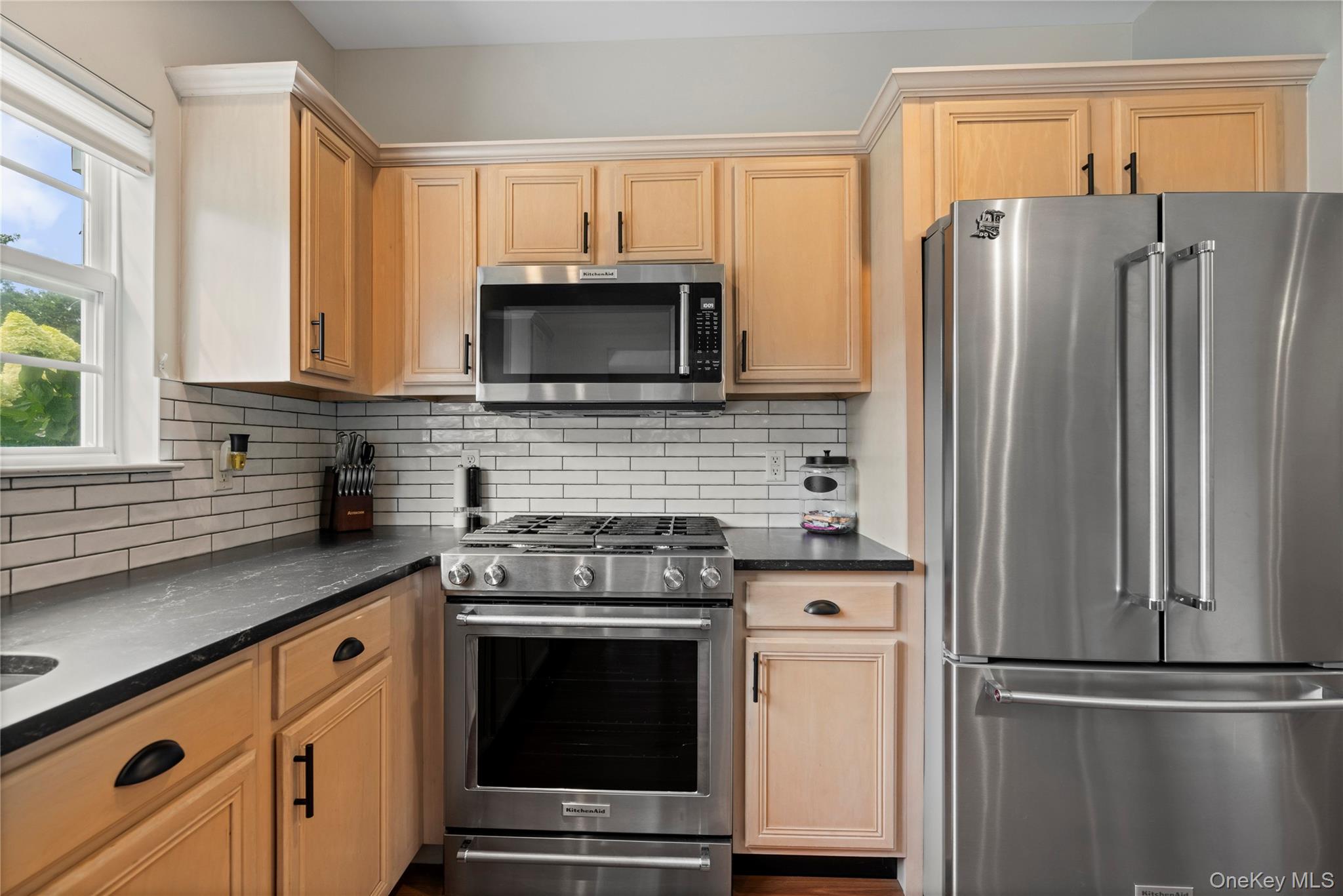 493 Woodscreek Court, Moriches, NY 11955