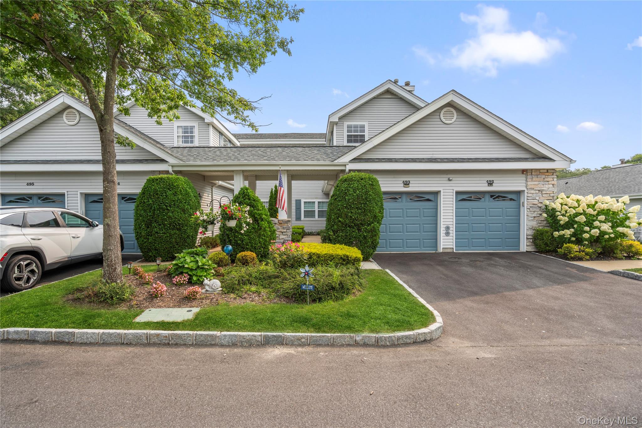 493 Woodscreek Court, Moriches, NY 11955