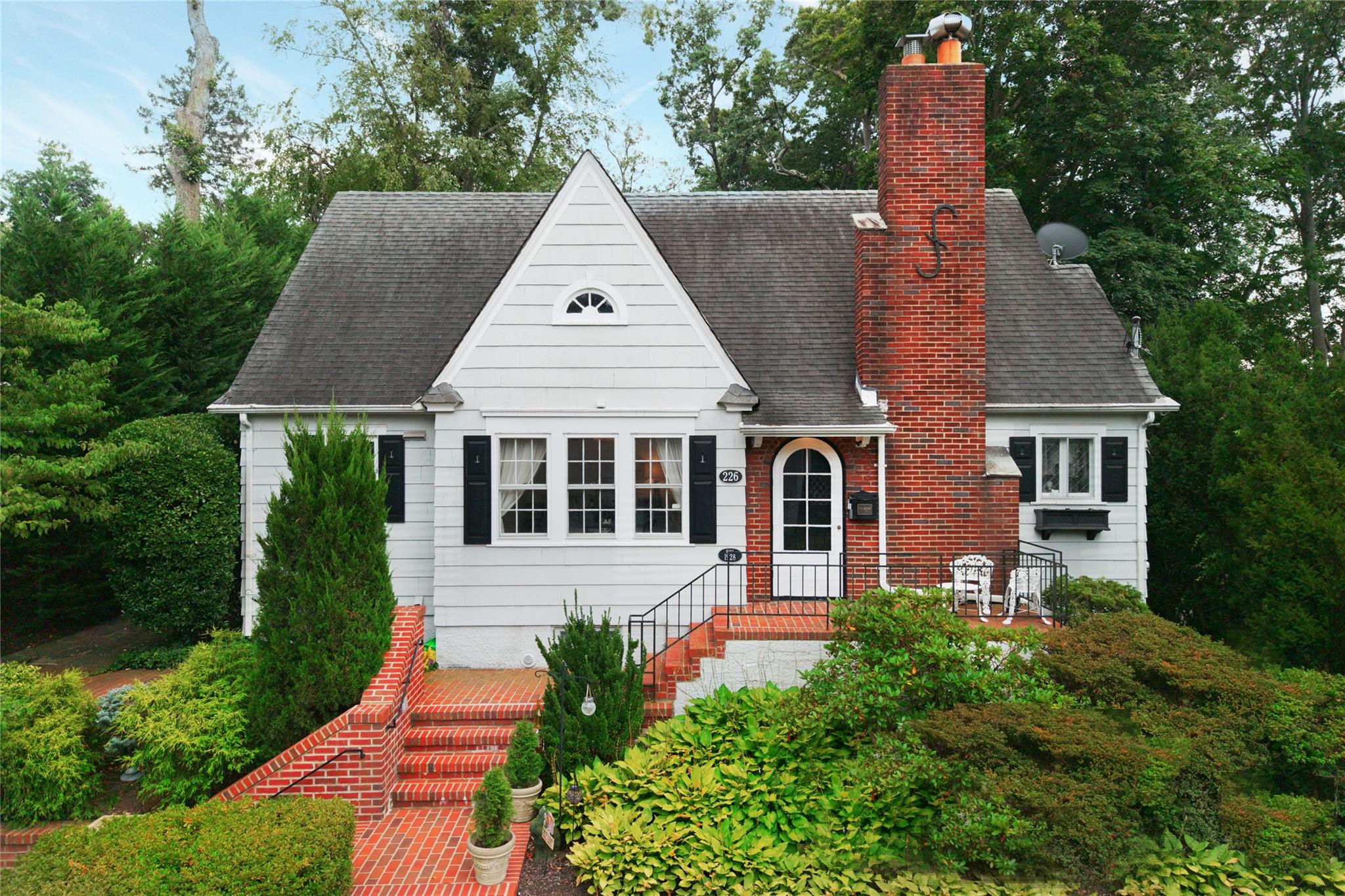 226 Nassau Avenue, Manhasset, NY 11030
