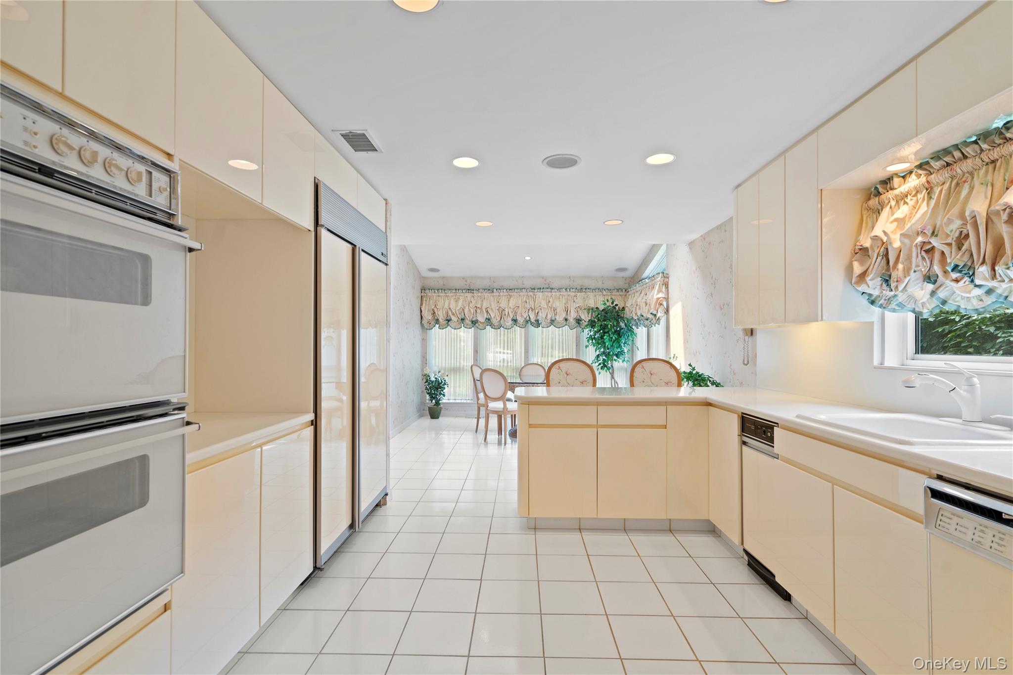 35 Tiffany Circle, Manhasset, NY 11030