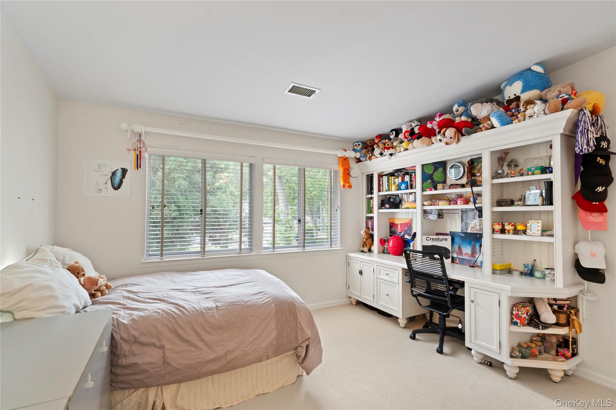 35 Tiffany Circle, Manhasset, NY 11030