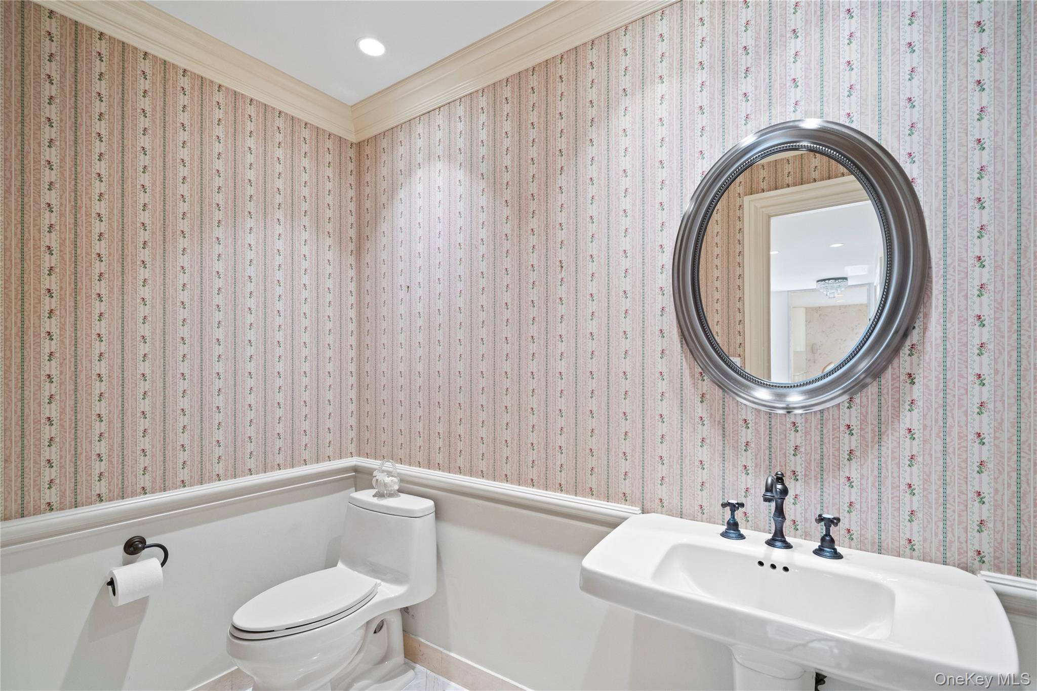 35 Tiffany Circle, Manhasset, NY 11030