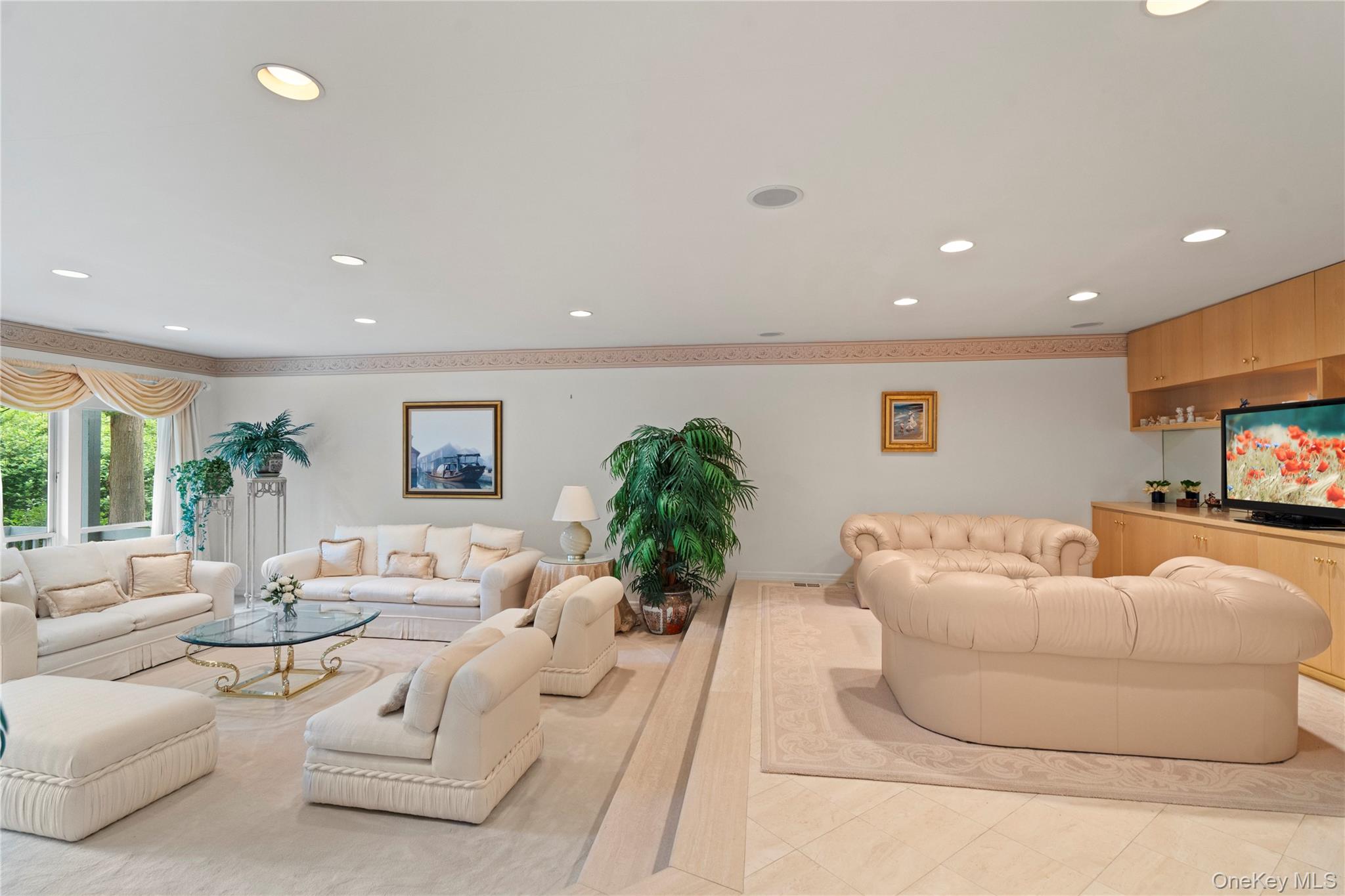 35 Tiffany Circle, Manhasset, NY 11030