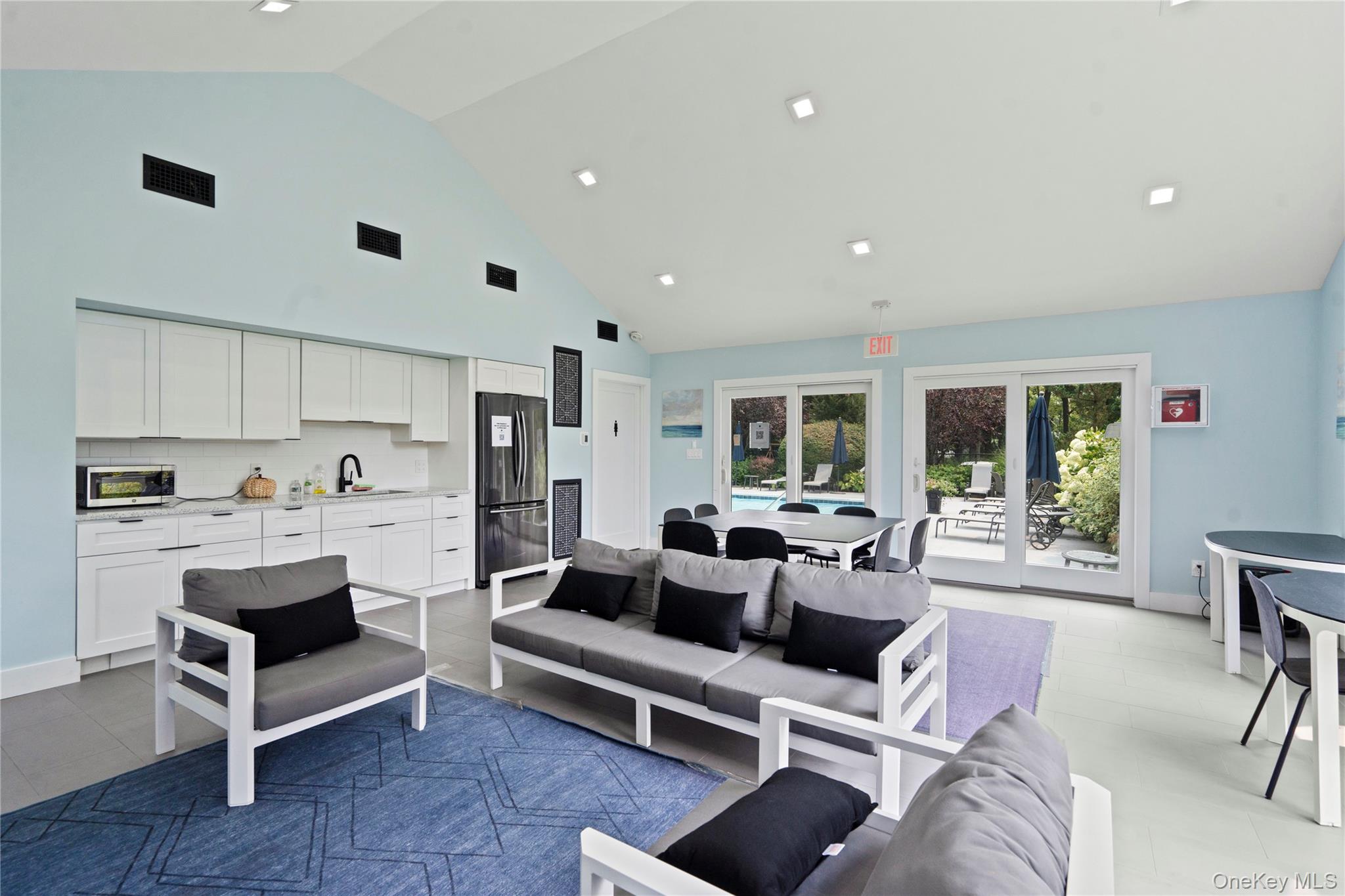 35 Tiffany Circle, Manhasset, NY 11030