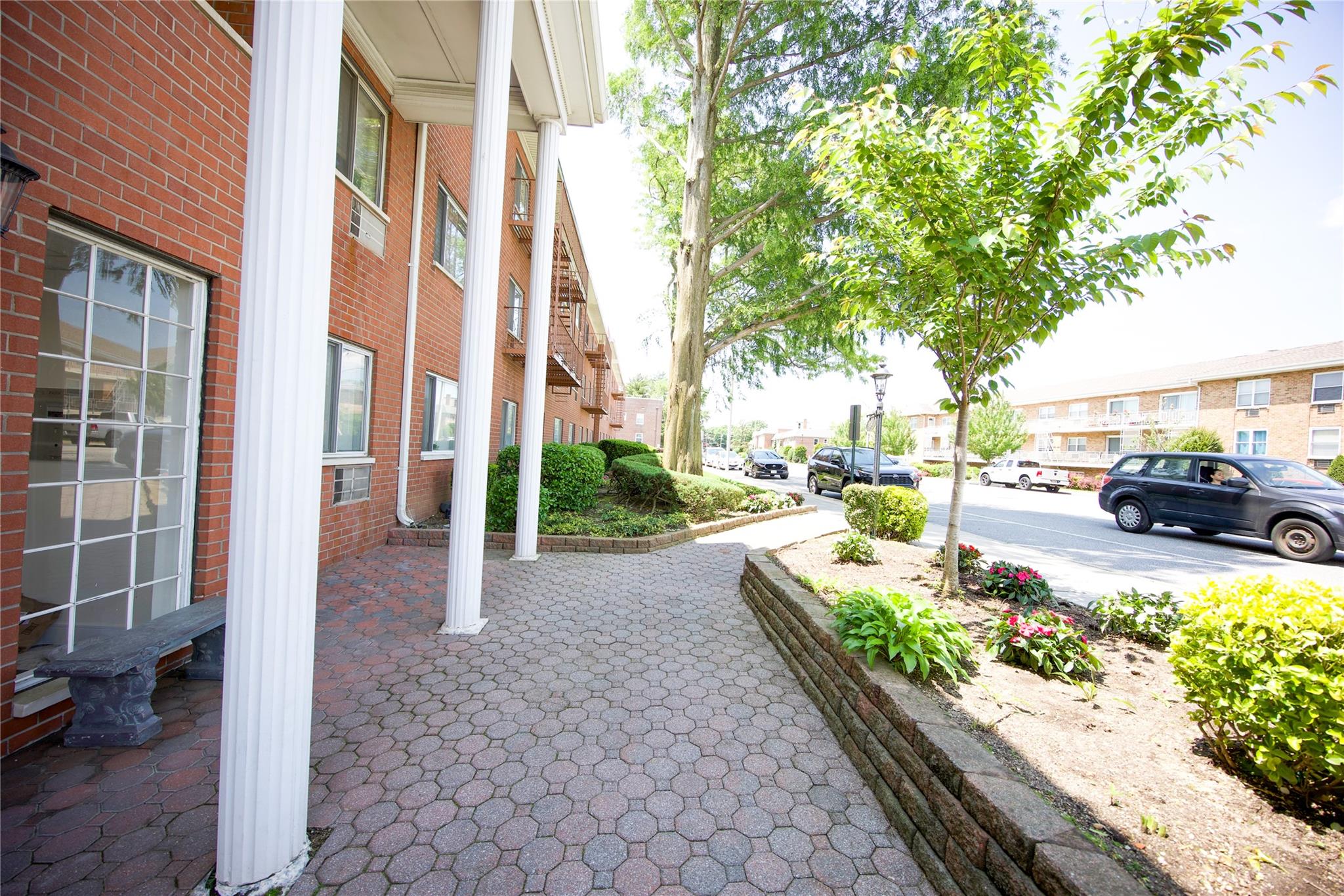 77 S Park Avenue # B6, Rockville Centre, NY 11570