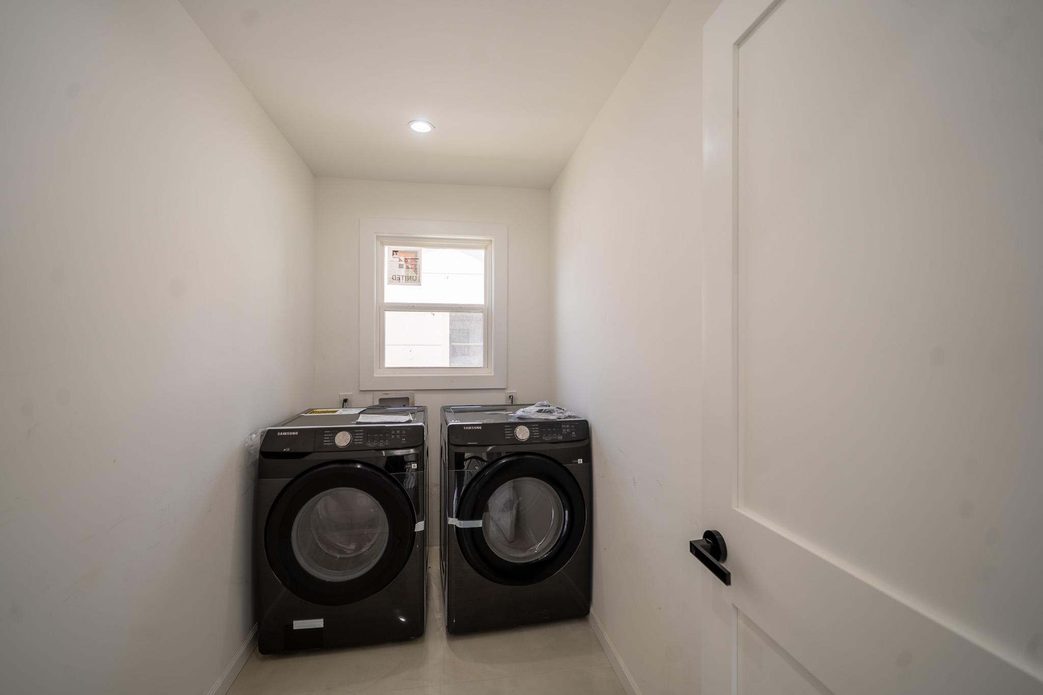 17 Park Drive East, Syosset, NY 11791