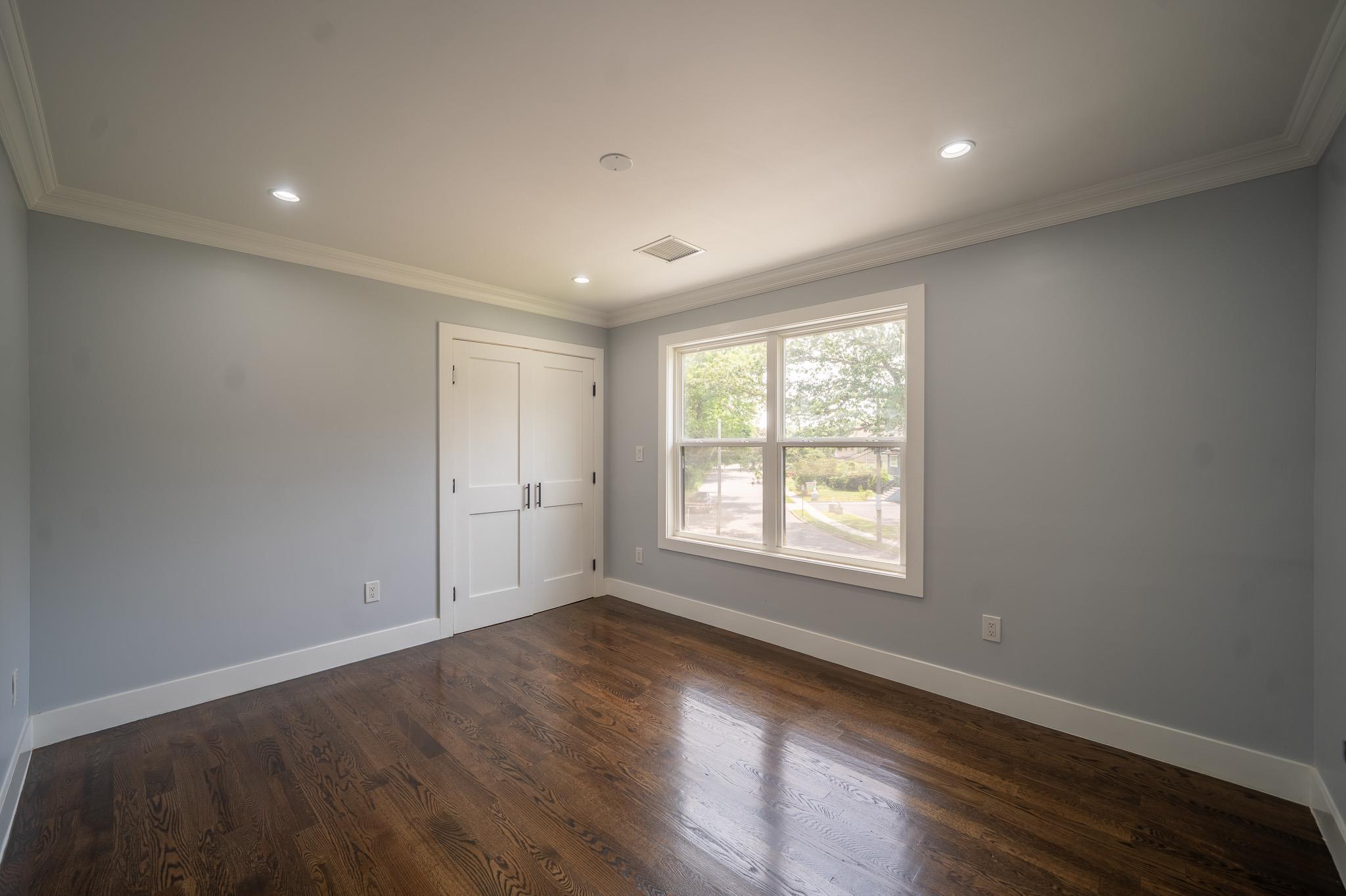 17 Park Drive East, Syosset, NY 11791