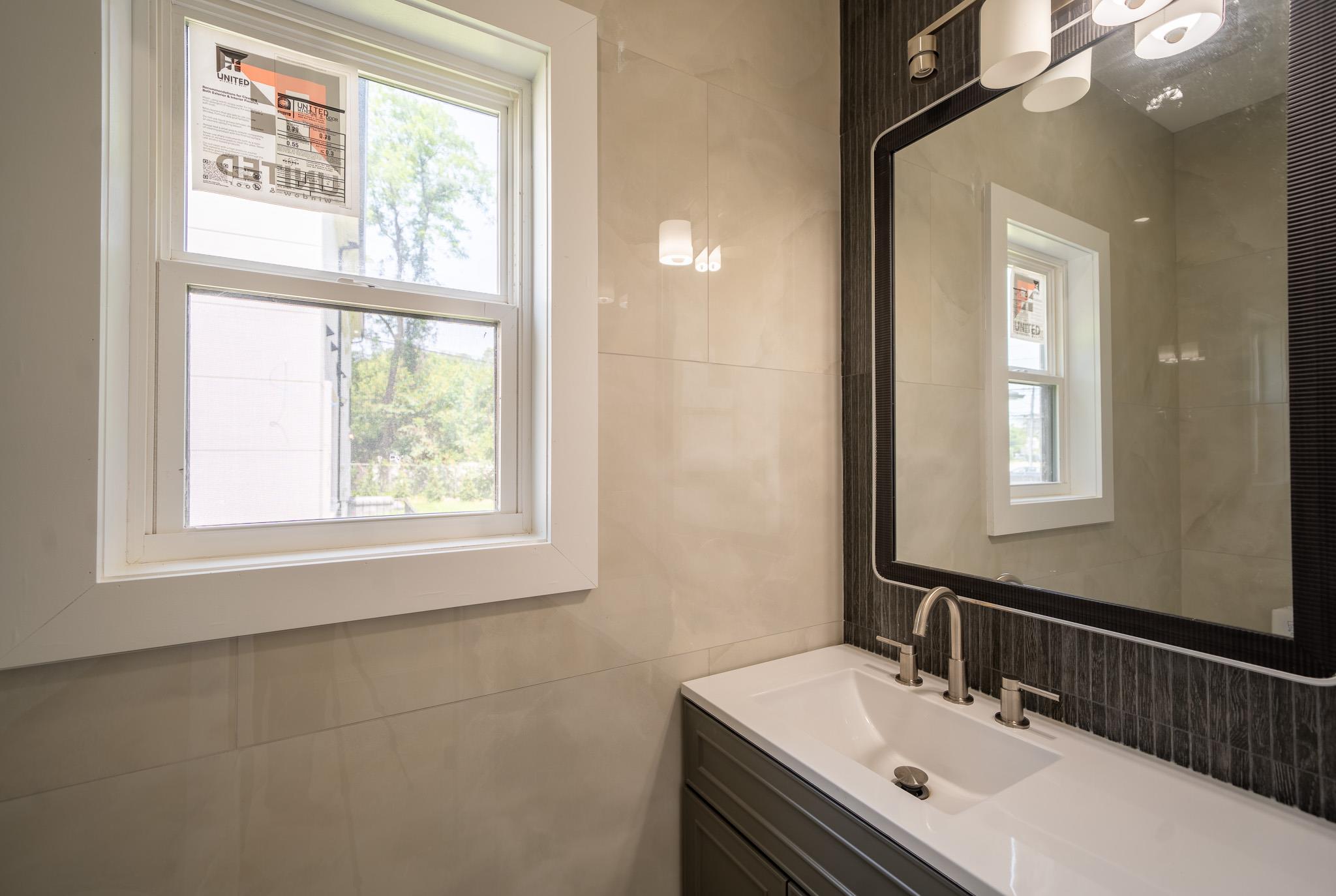 17 Park Drive East, Syosset, NY 11791