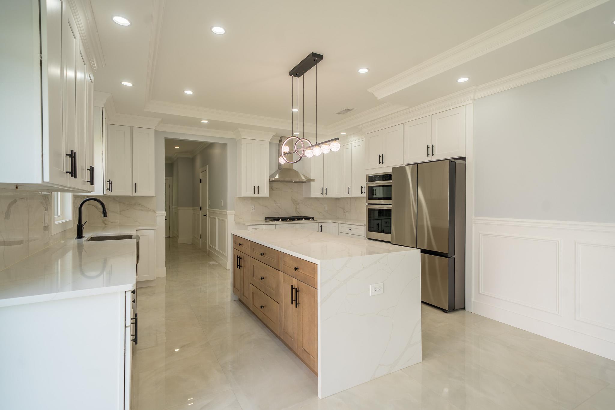 17 Park Drive East, Syosset, NY 11791