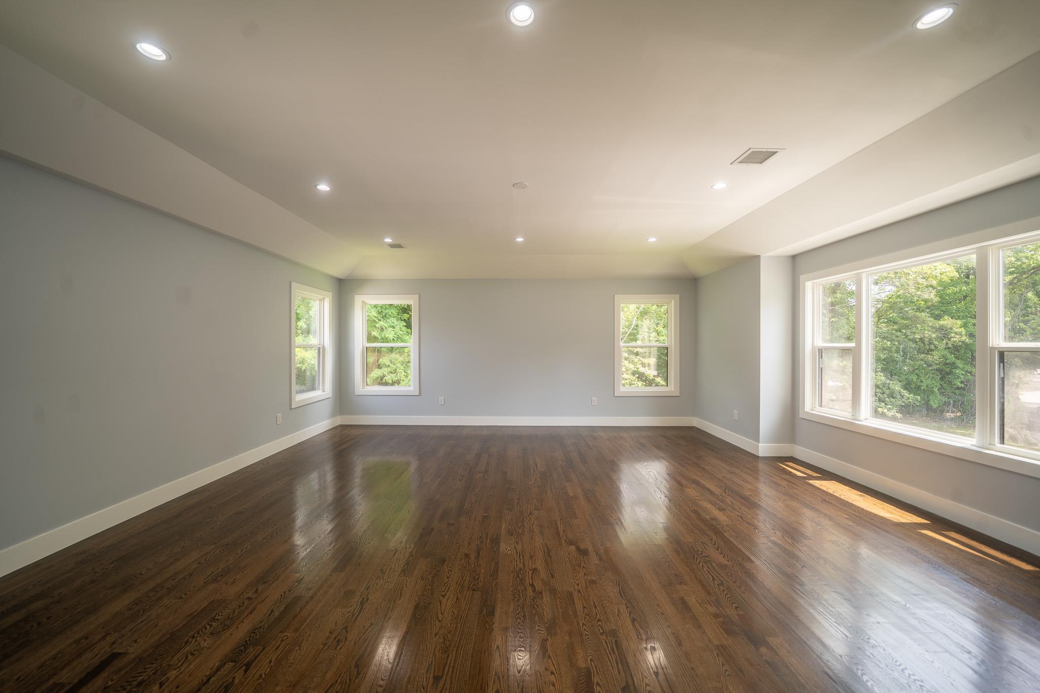 17 Park Drive East, Syosset, NY 11791