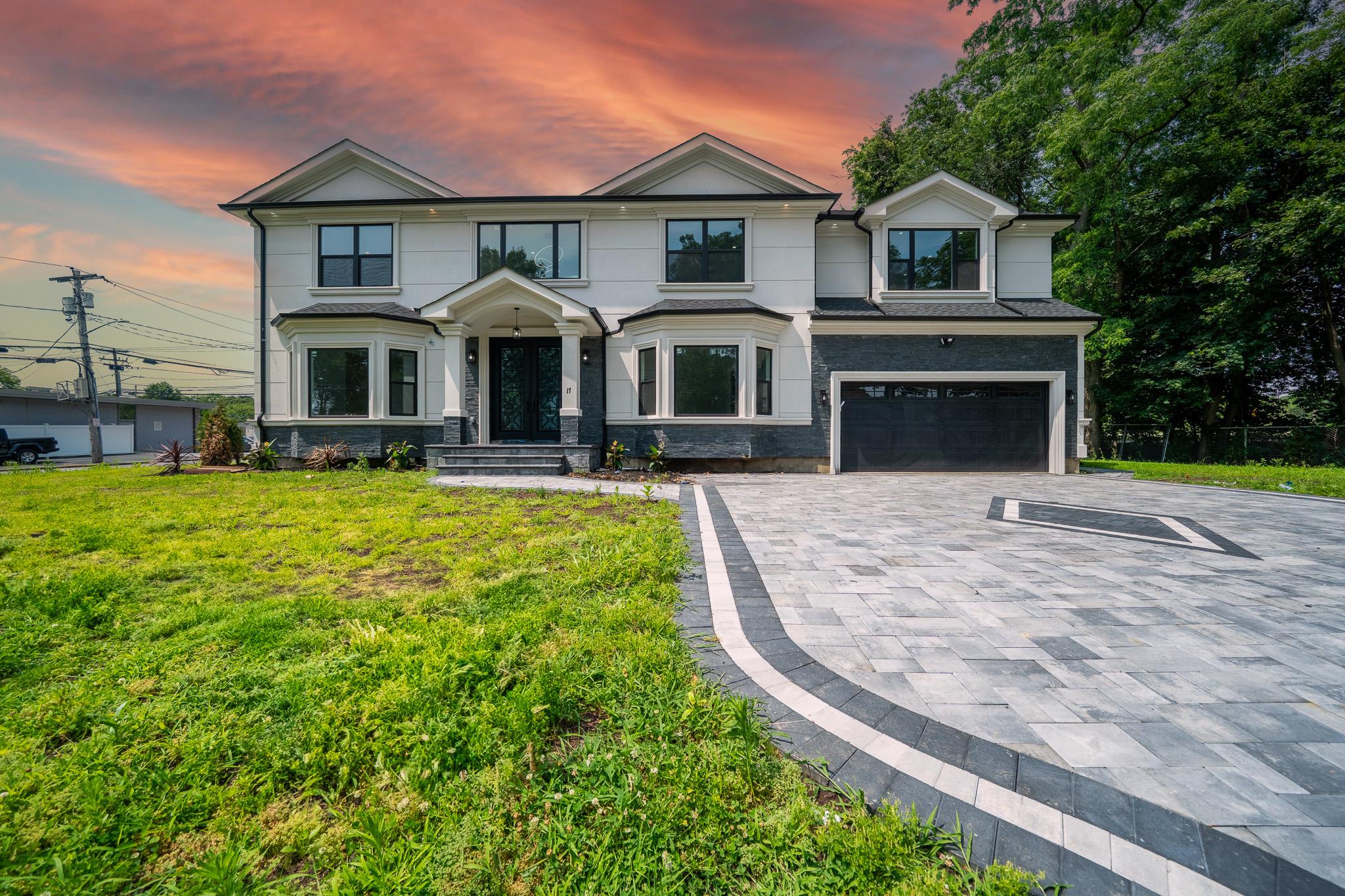 17 Park Drive East, Syosset, NY 11791