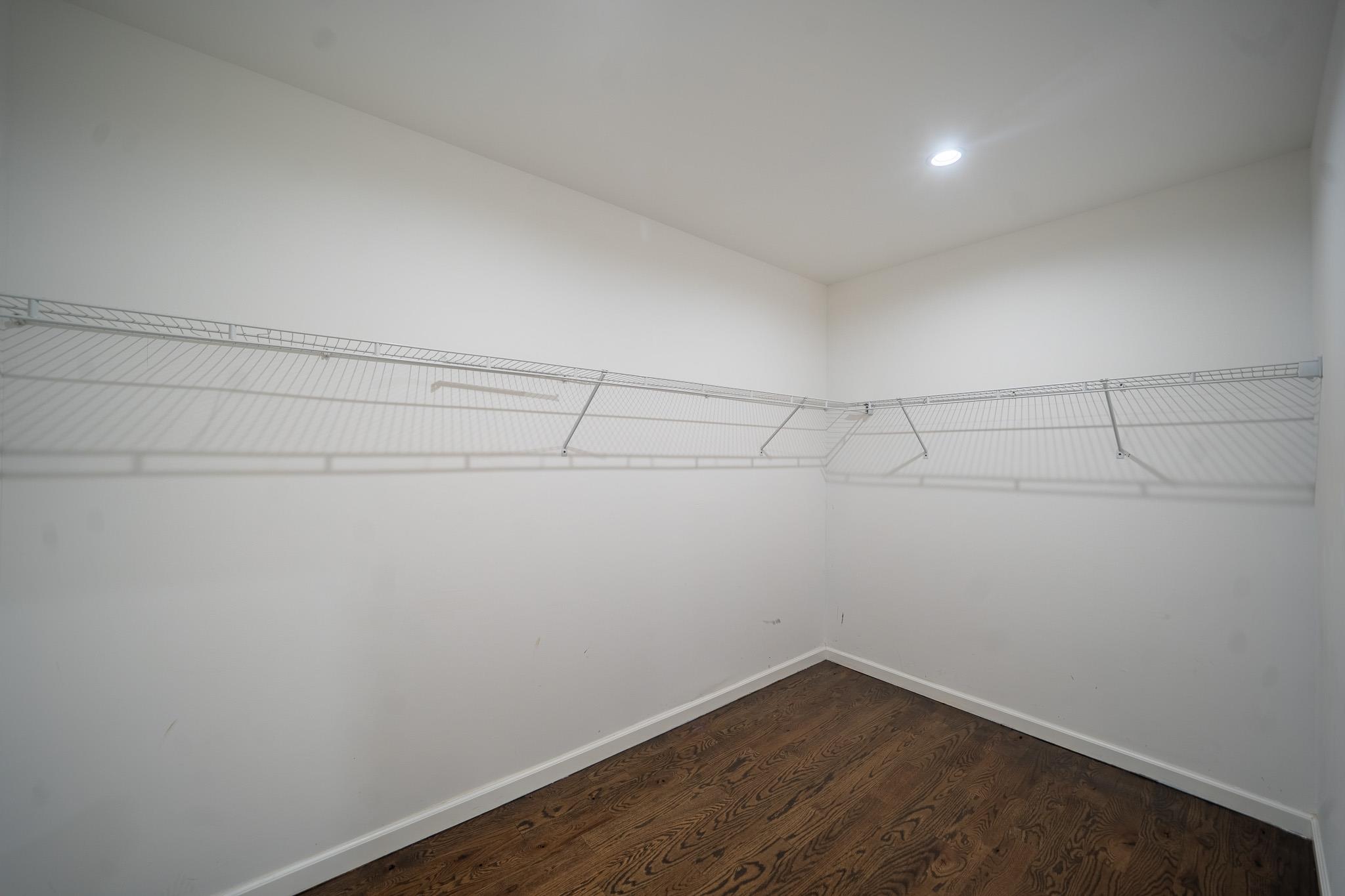 17 Park Drive East, Syosset, NY 11791