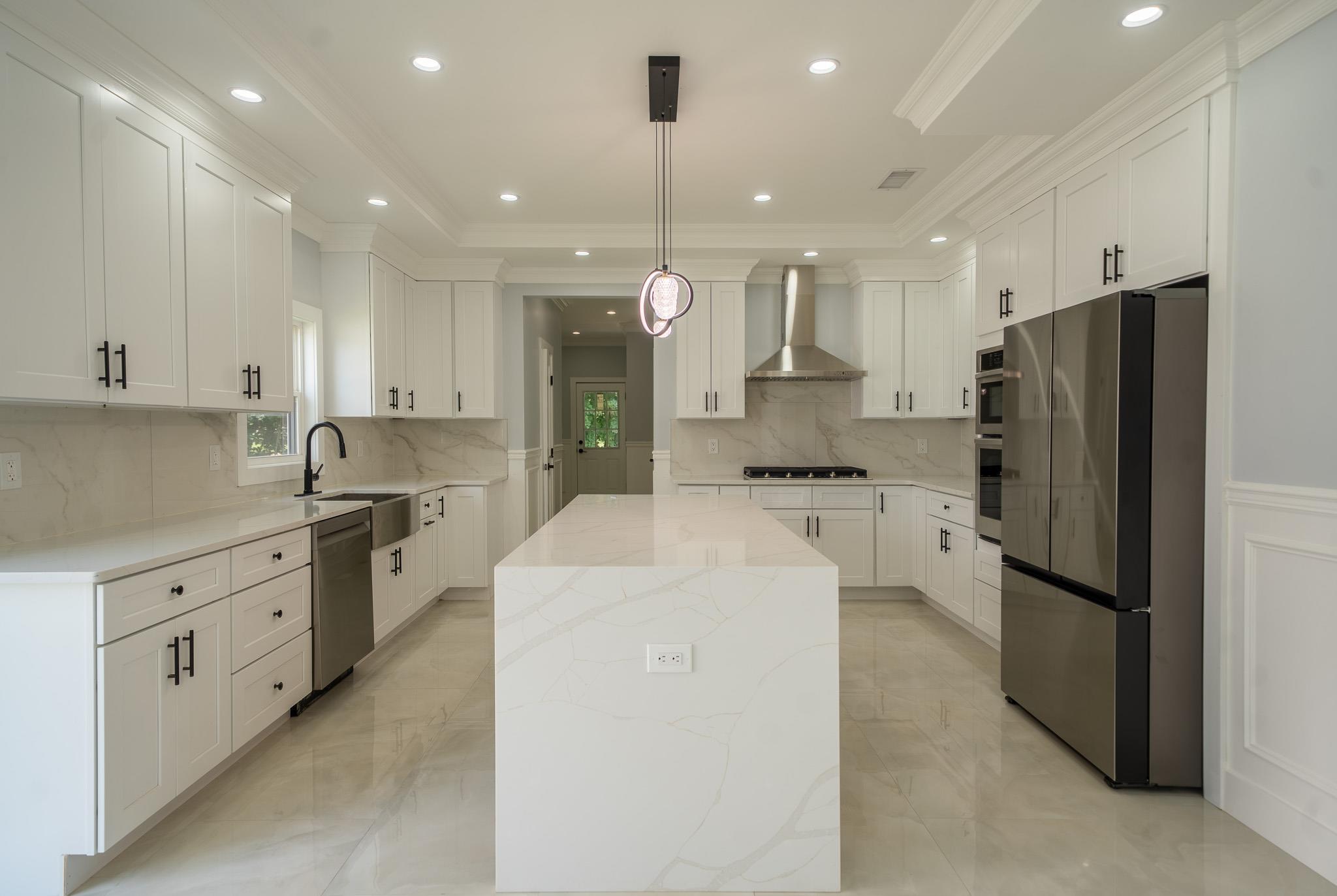 17 Park Drive East, Syosset, NY 11791