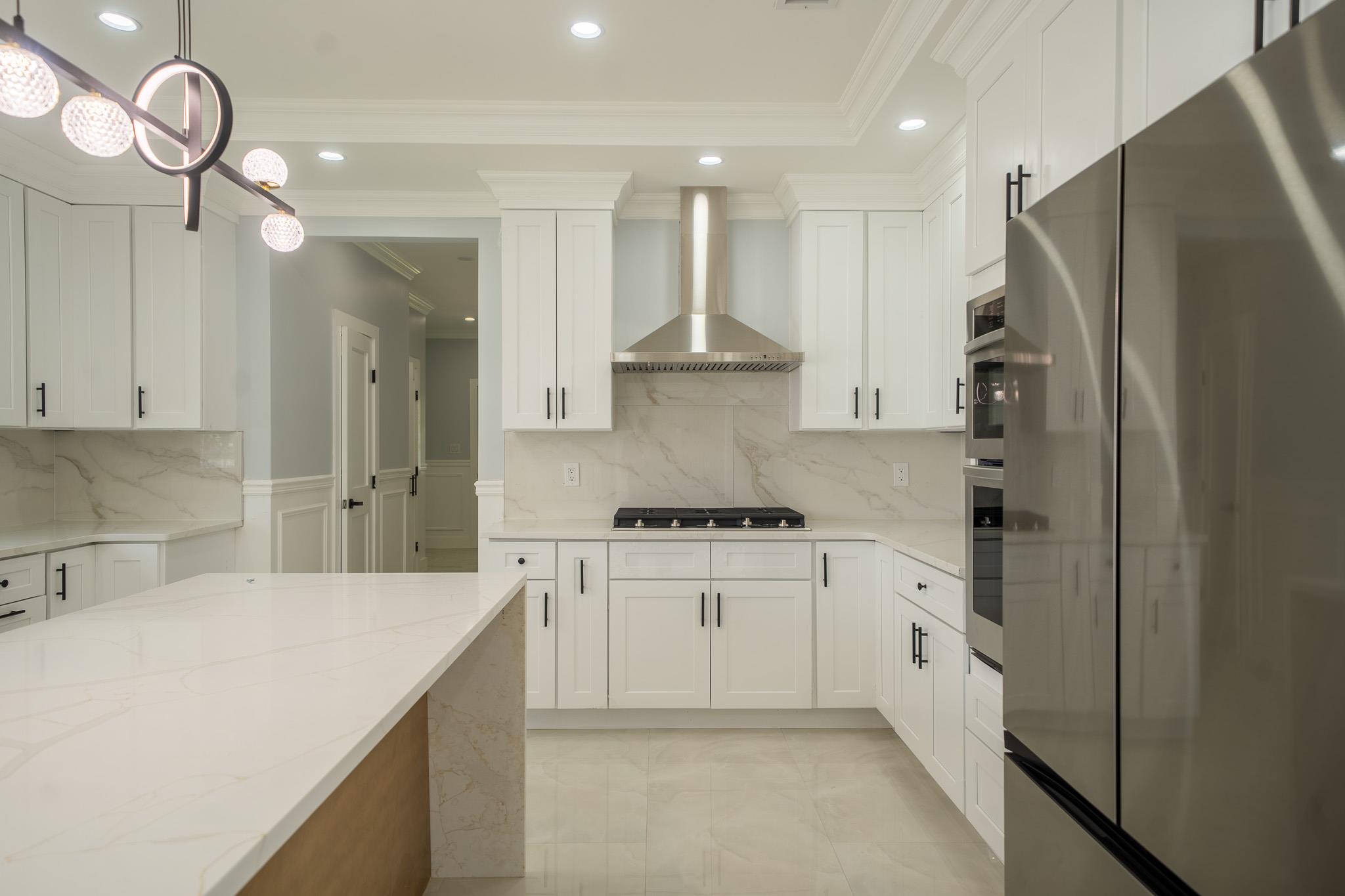 17 Park Drive East, Syosset, NY 11791