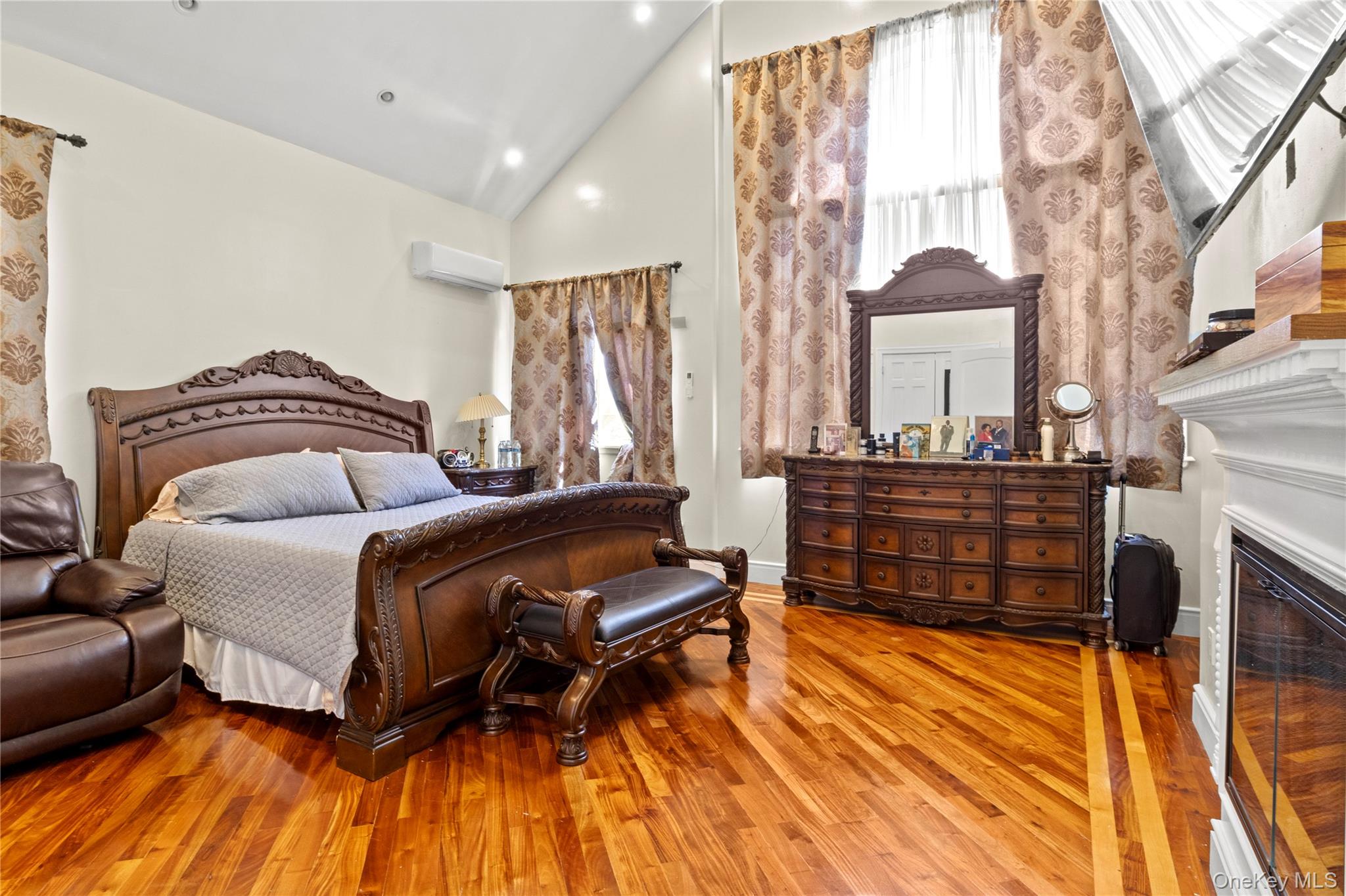 1011 Bay 24th Street, Far Rockaway, NY 11691